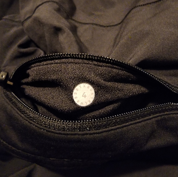 All black Lululemon Pace Rival mid-rise tennis skirt size 4 - Picture 11 of 11